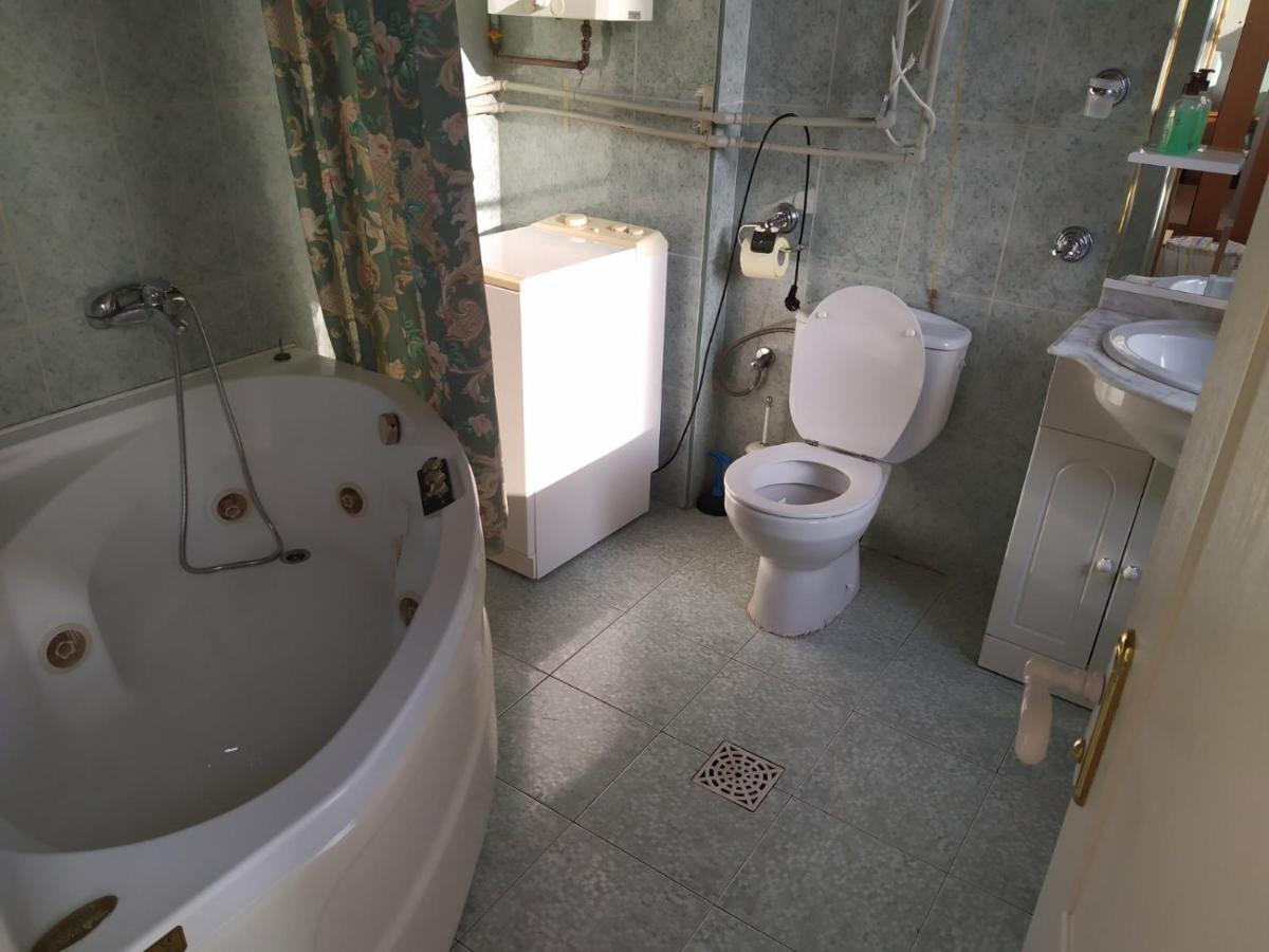 Lux In The Center With Jacuzzi Most City Area Dnipro Luaran gambar